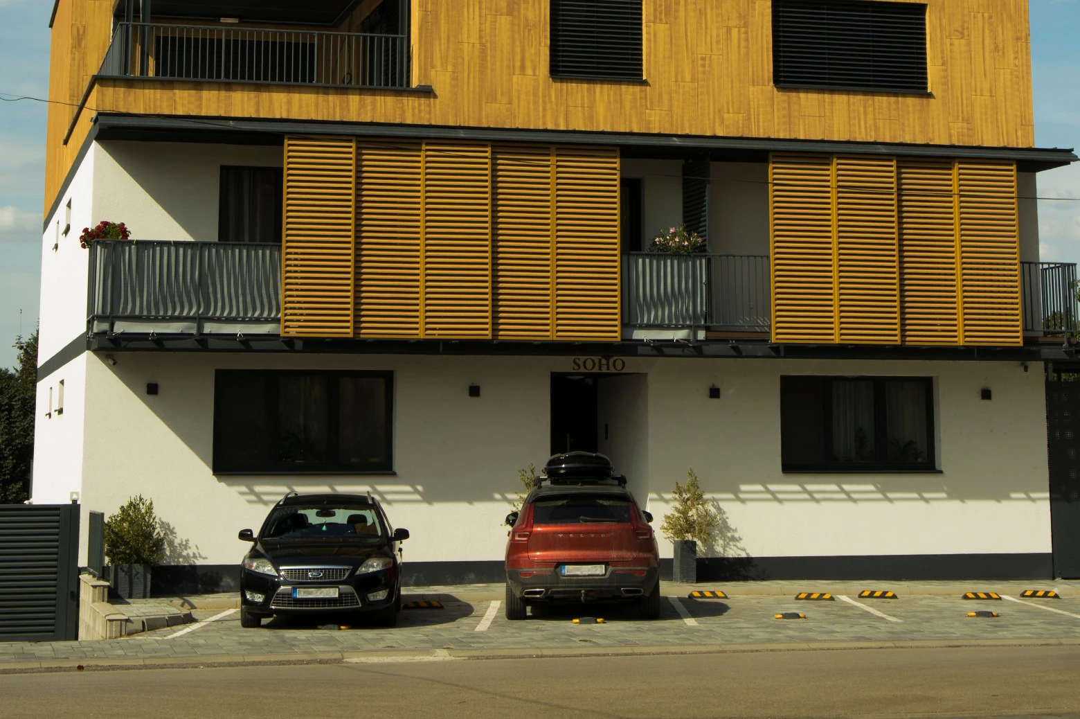 Garage et place de parc : une vraie valeur ?